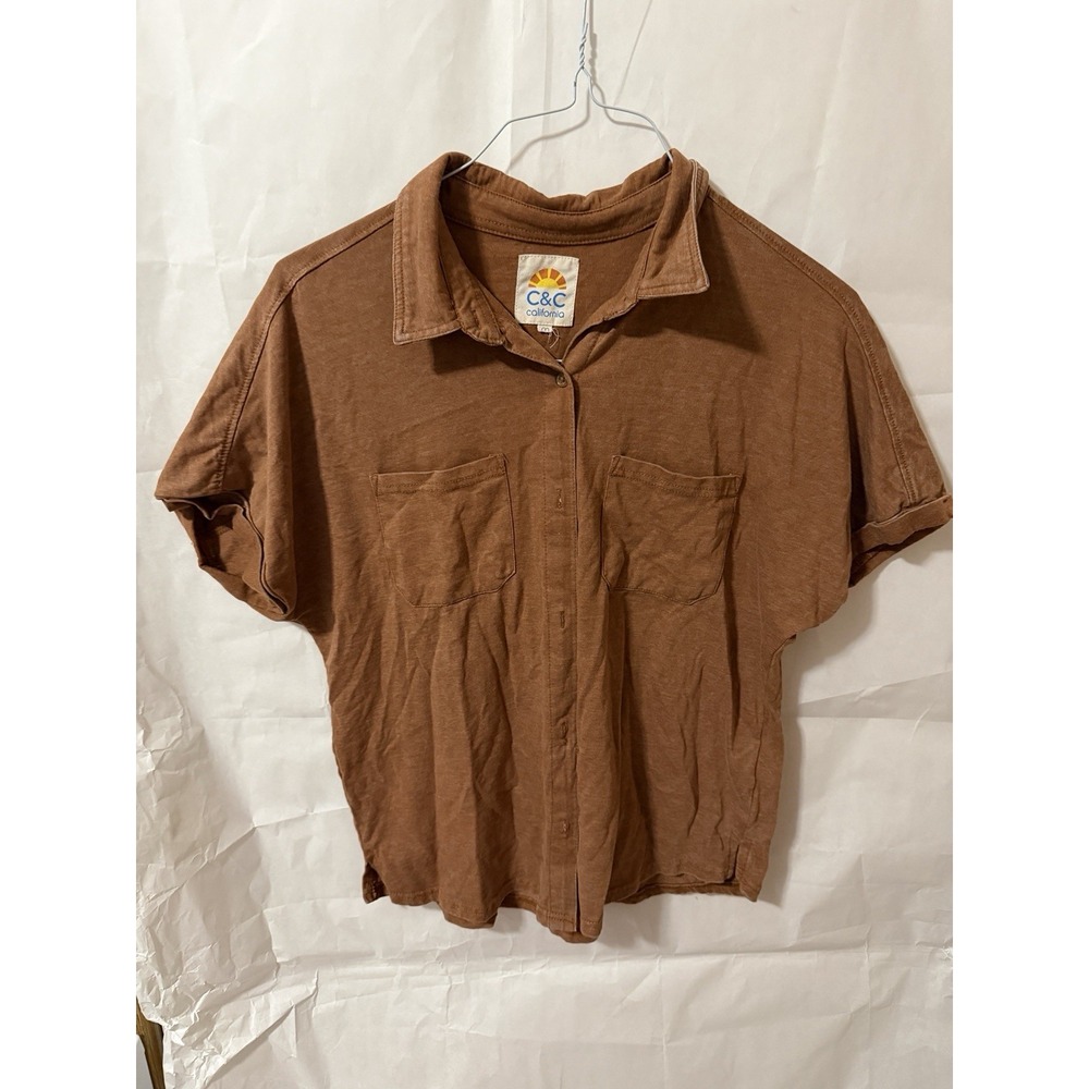C&C California featuring a collared neckline Brown Size M